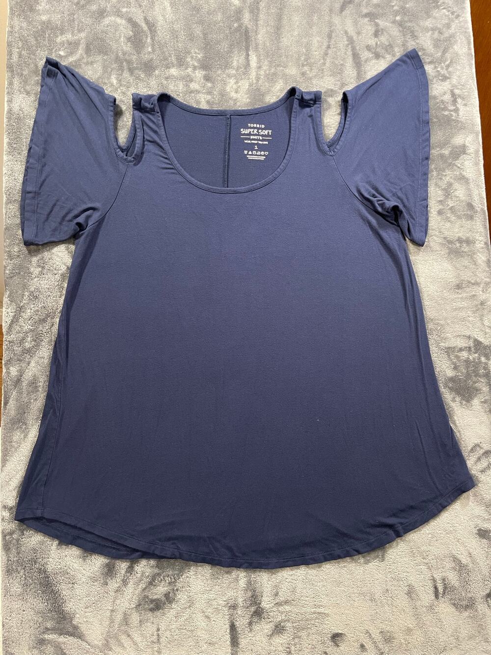 Torrid Super Soft Knit Cold Shoulder Blouse Top Plus Size 1X